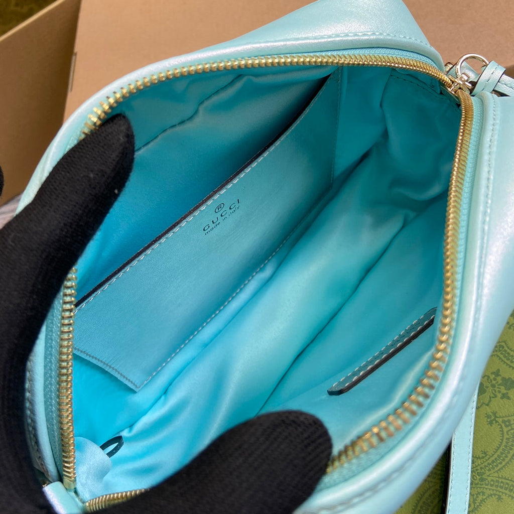 GG MARMONT 24 PETIT SAC À BANDOULIÈRE MATELASSÉ EN CUIR DE VEAU IRISÉ BLEU