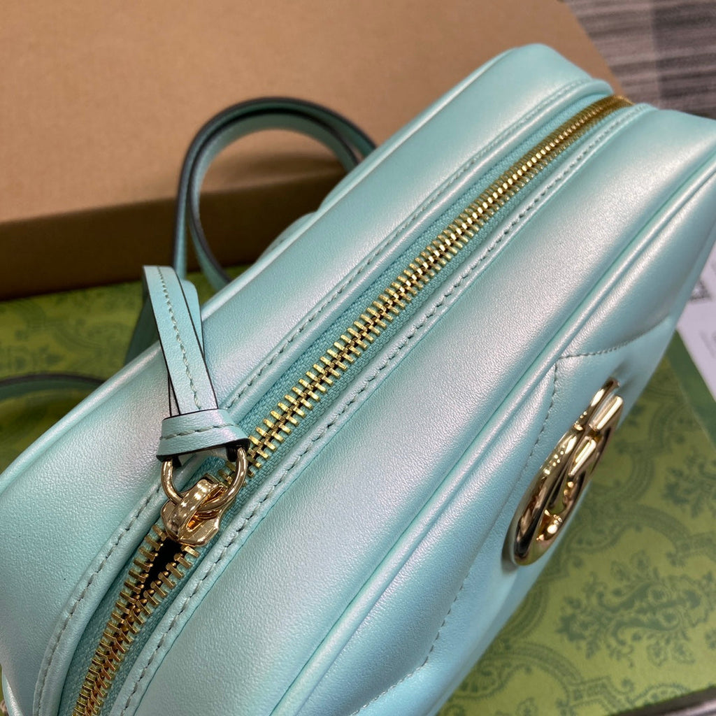 GG MARMONT 24 PETIT SAC À BANDOULIÈRE MATELASSÉ EN CUIR DE VEAU IRISÉ BLEU