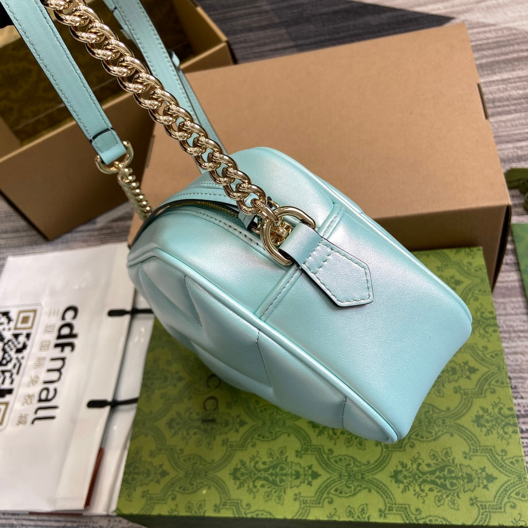 GG MARMONT 24 PETIT SAC À BANDOULIÈRE MATELASSÉ EN CUIR DE VEAU IRISÉ BLEU