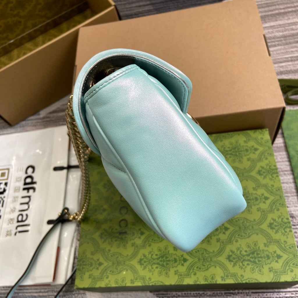 SAC À BANDOULIÈRE MOYEN GG MARMONT 26 EN CUIR DE VEAU IRISÉ BLEU