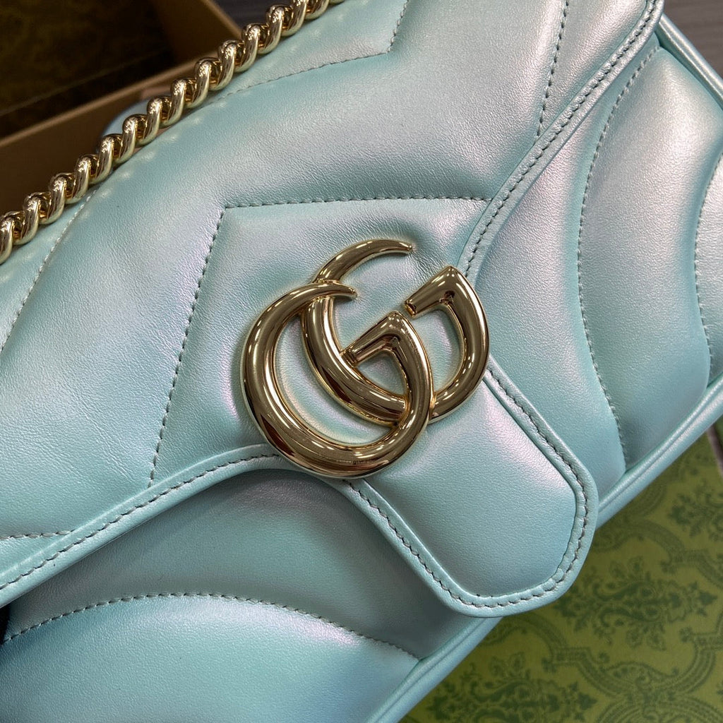 SAC À BANDOULIÈRE MOYEN GG MARMONT 26 EN CUIR DE VEAU IRISÉ BLEU