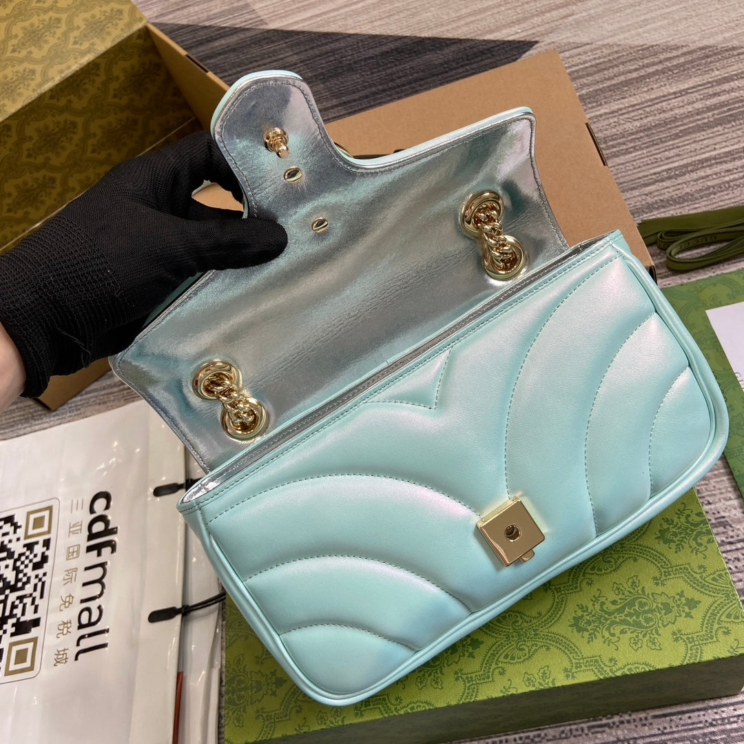 SAC À BANDOULIÈRE MOYEN GG MARMONT 26 EN CUIR DE VEAU IRISÉ BLEU