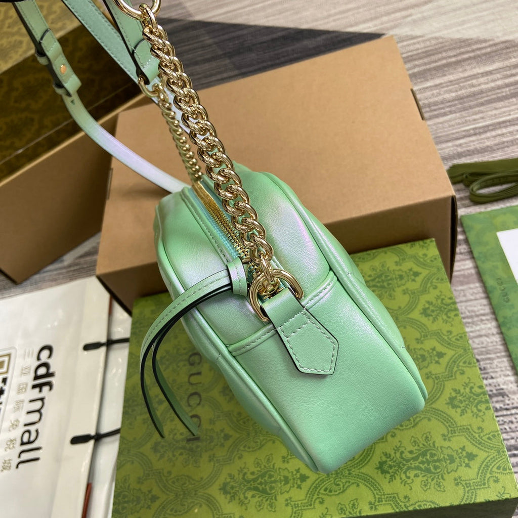 GG MARMONT 24 PETIT SAC À BANDOULIÈRE MATELASSÉ EN CUIR DE VEAU VERT IRISÉ