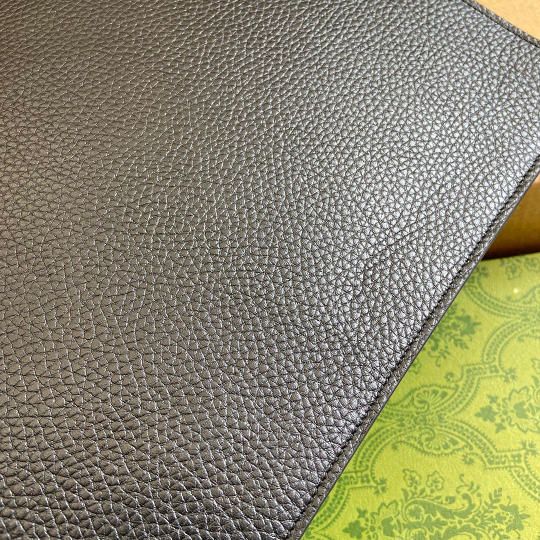 POCHETTE 28 AVEC LOGO GG EN CUIR DE VEAU NOIR