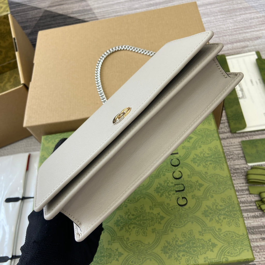 MINI SAC À CHAÎNE GG MARMONT 20 EN CUIR DE VEAU BLANC