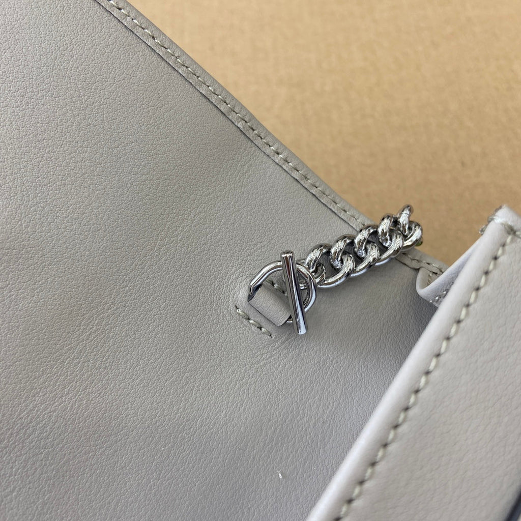 MINI SAC À CHAÎNE GG MARMONT 20 EN CUIR DE VEAU BLANC