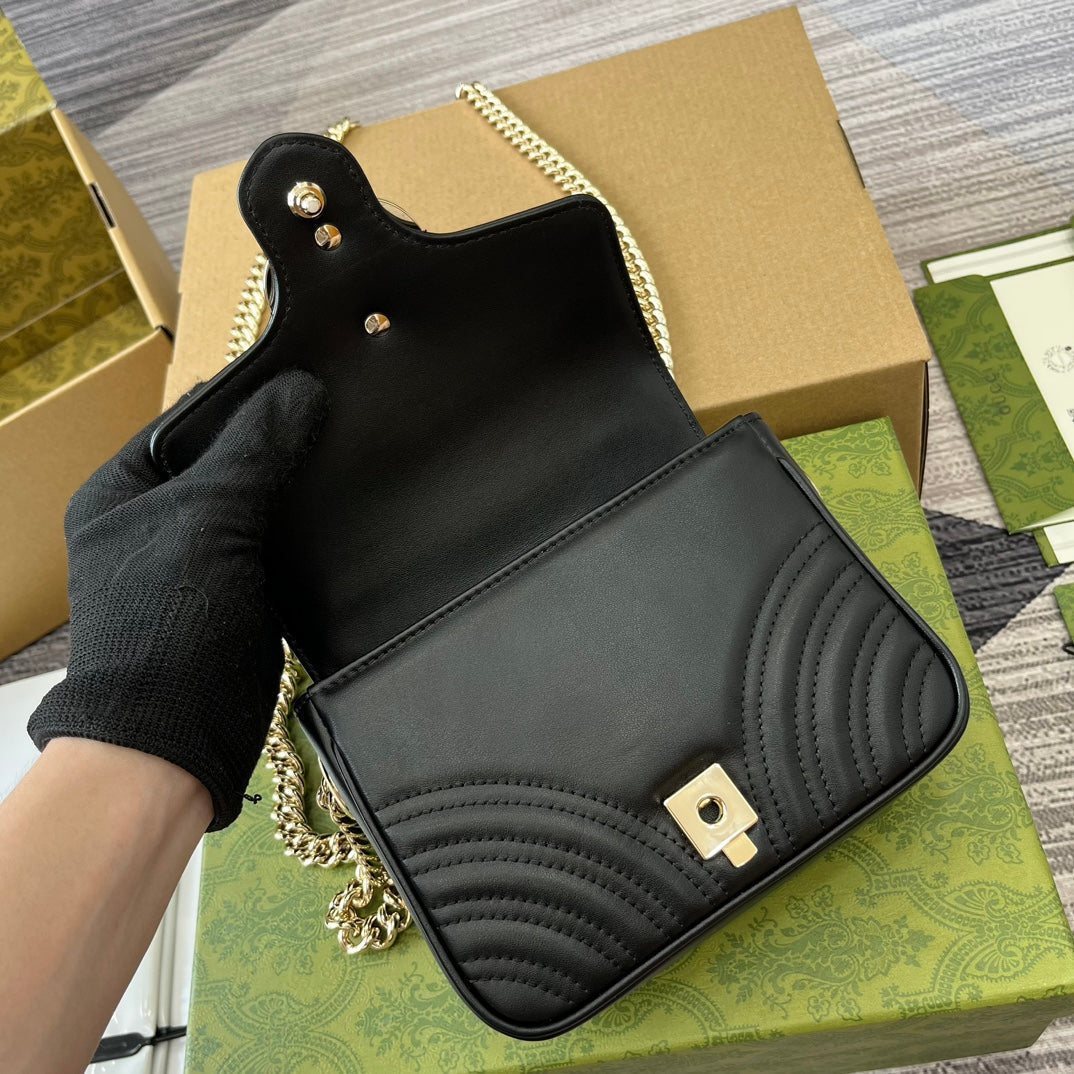 MINI SAC À MAIN GG MARMONT 13 EN CUIR DE VEAU NOIR