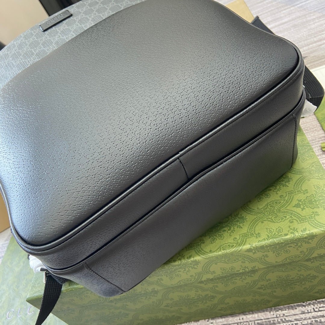 SAC À DOS MOYEN 40 GG AVEC ÉTIQUETTE EN CUIR DE VEAU NOIR ET TOILE