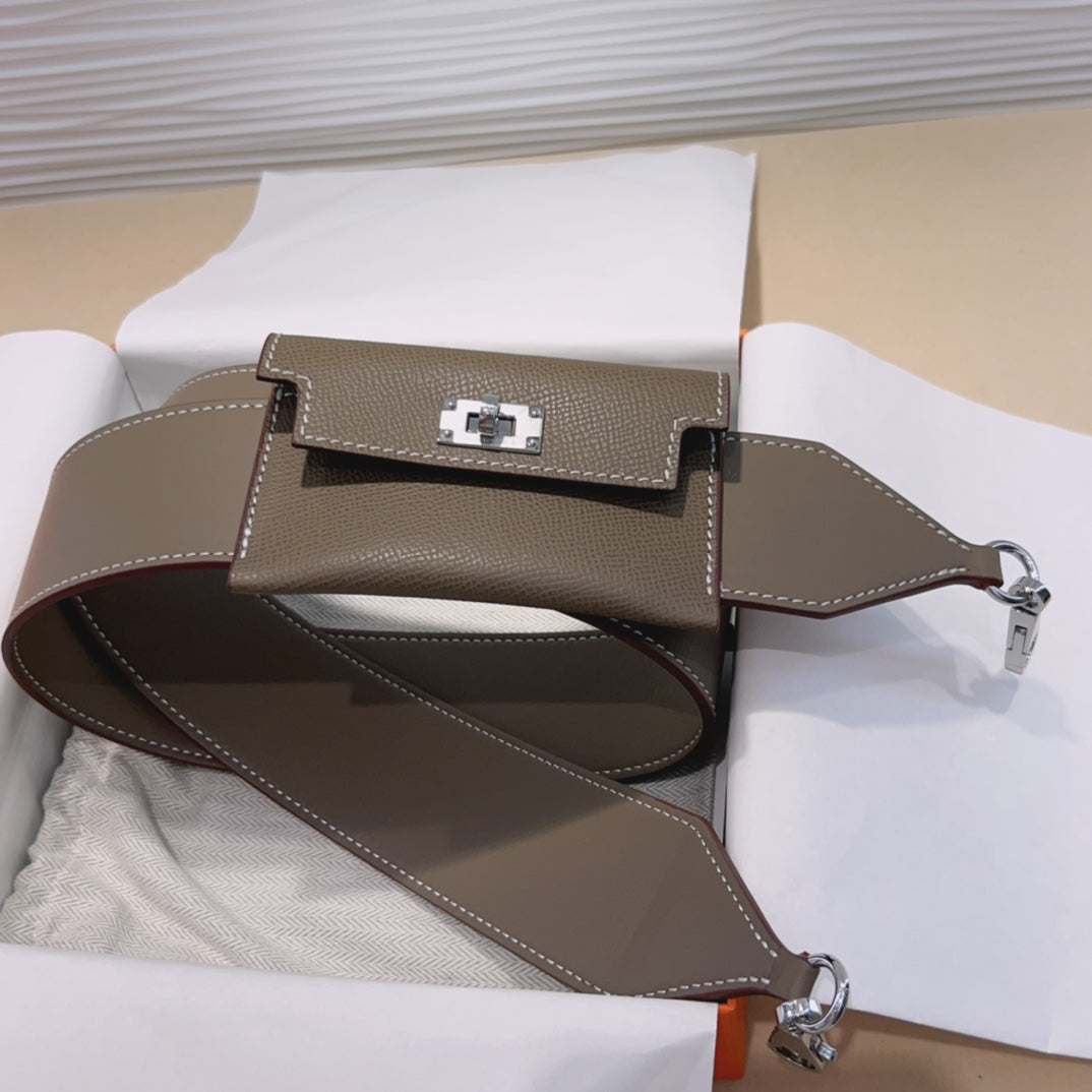KELLY POCKET 50MM GRIS EPSOM QUINCAILLERIE ARGENTÉE BANDOULIÈRE 