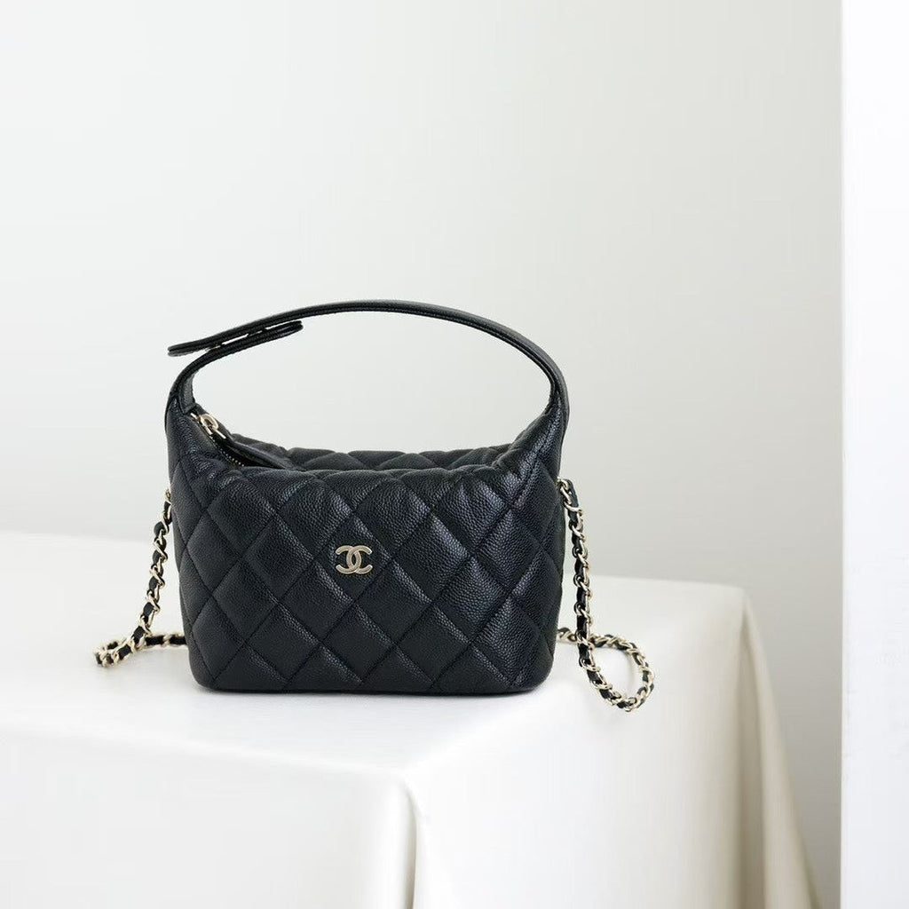Sac Hobo CC 25C en cuir de veau caviar noir, accessoires argentés 243623