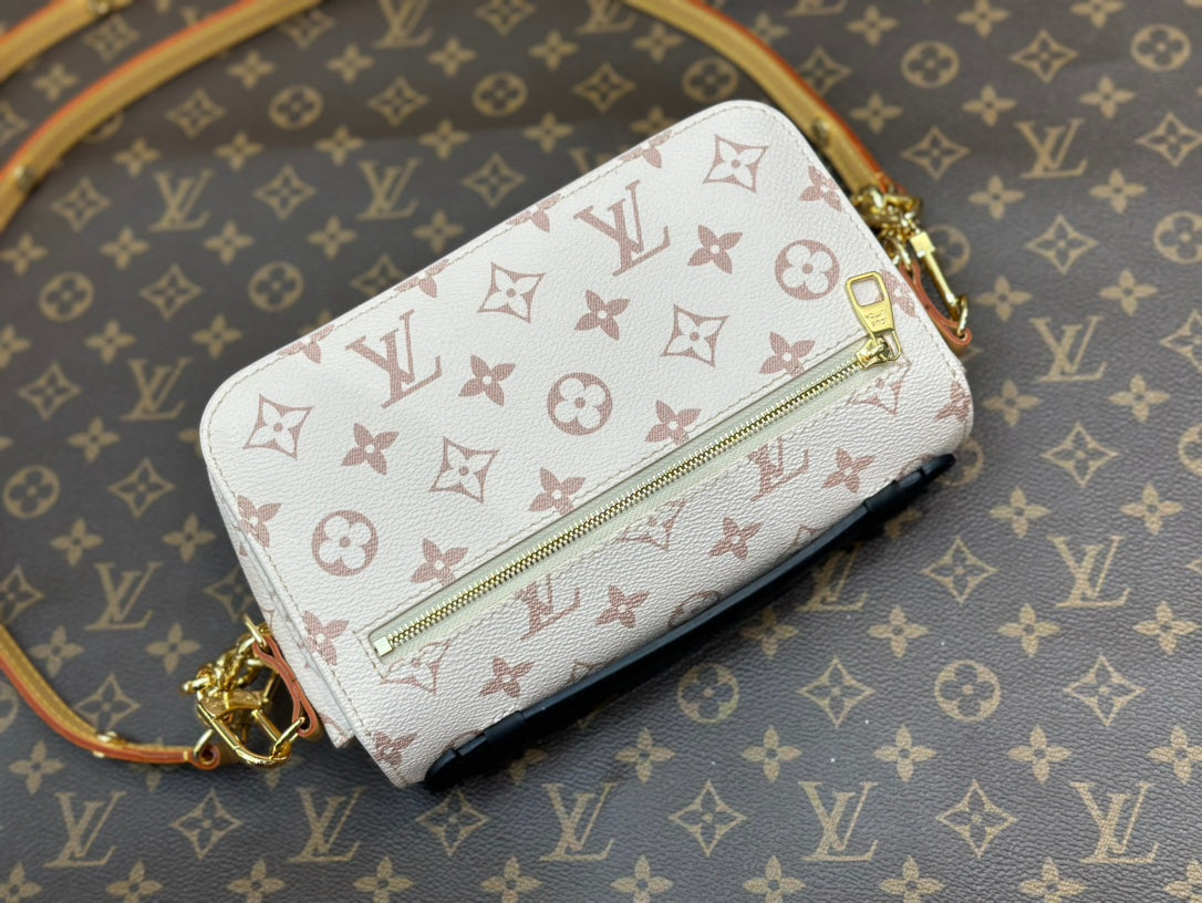POCHETTE METIS EAST WEST 21.5 MONOGRAM DUNE TOILE