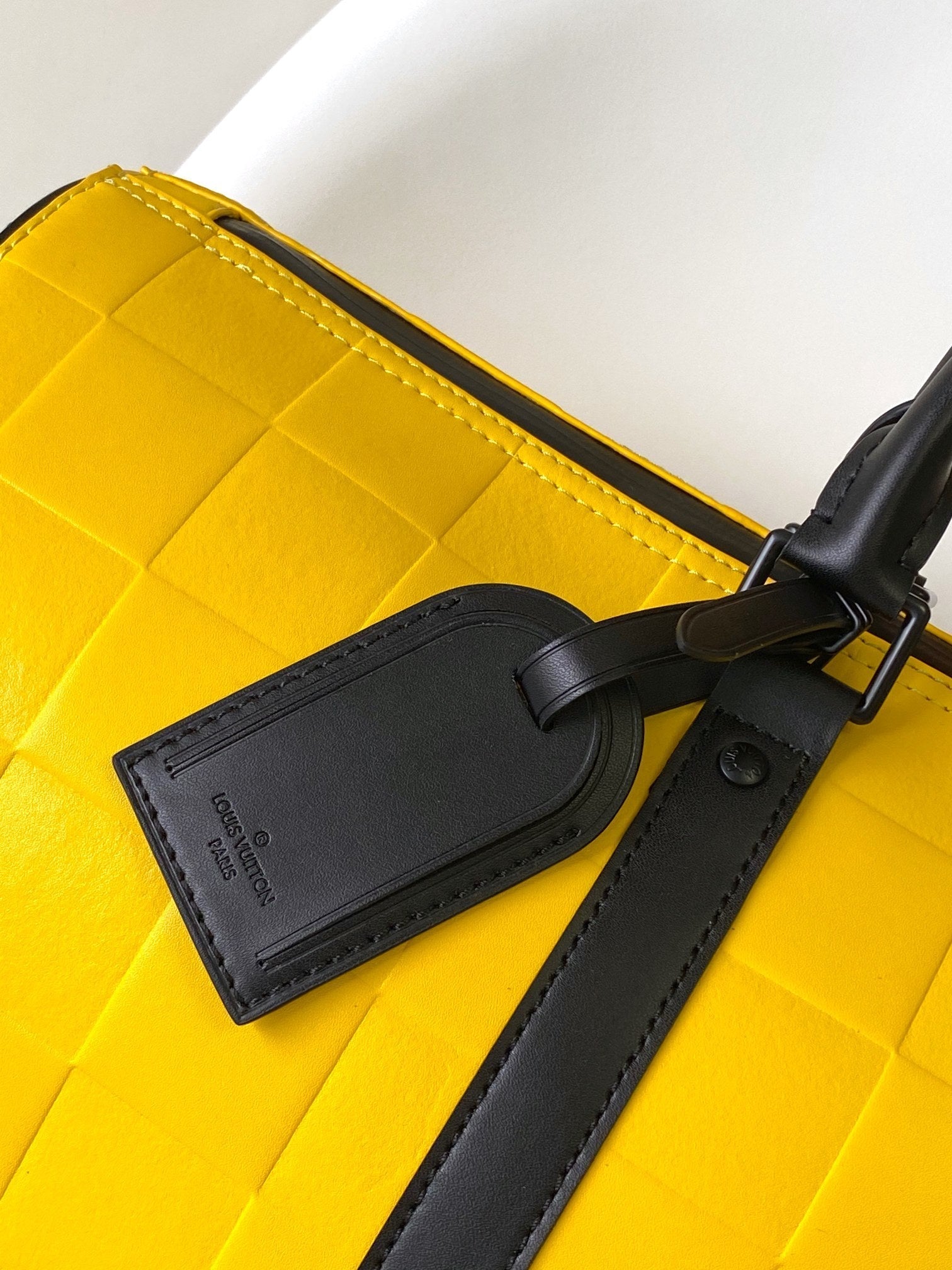 KEEPALL BANDOULIÈRE 50 EN CUIR DE VEAU SCUBA DAMIER JAUNE