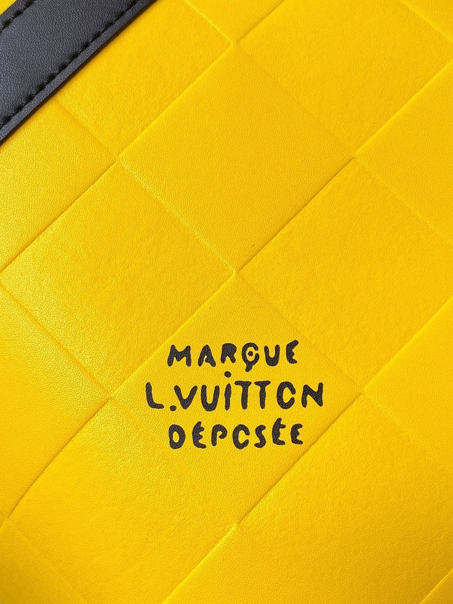KEEPALL BANDOULIÈRE 50 EN CUIR DE VEAU SCUBA DAMIER JAUNE
