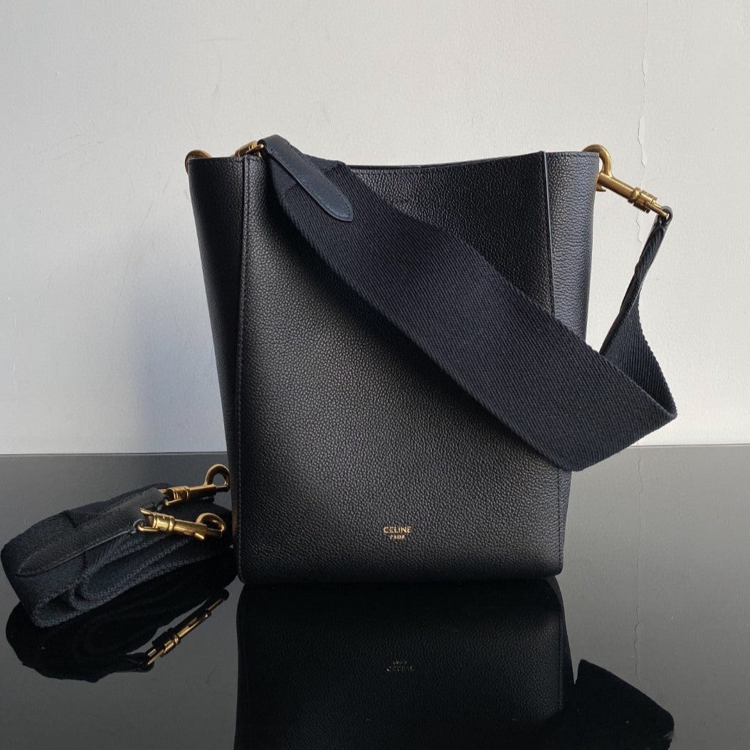 SAC SEAU SANGLE SEAU 24 EN CUIR DE VEAU NOIR