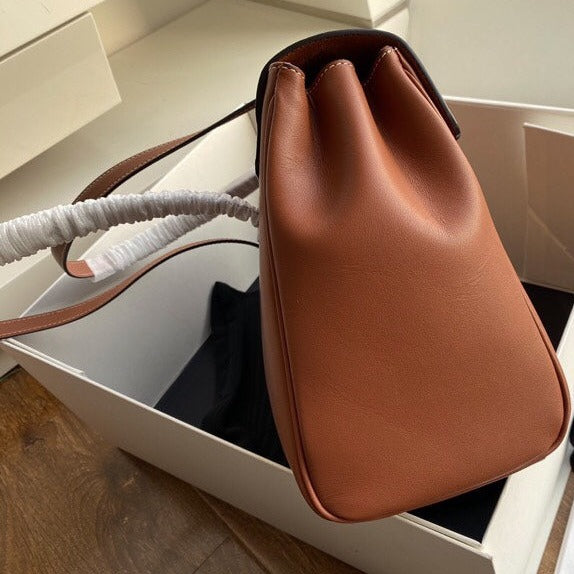 SAC SOUPLE 32 CUIR DE VEAU LISSE TAN