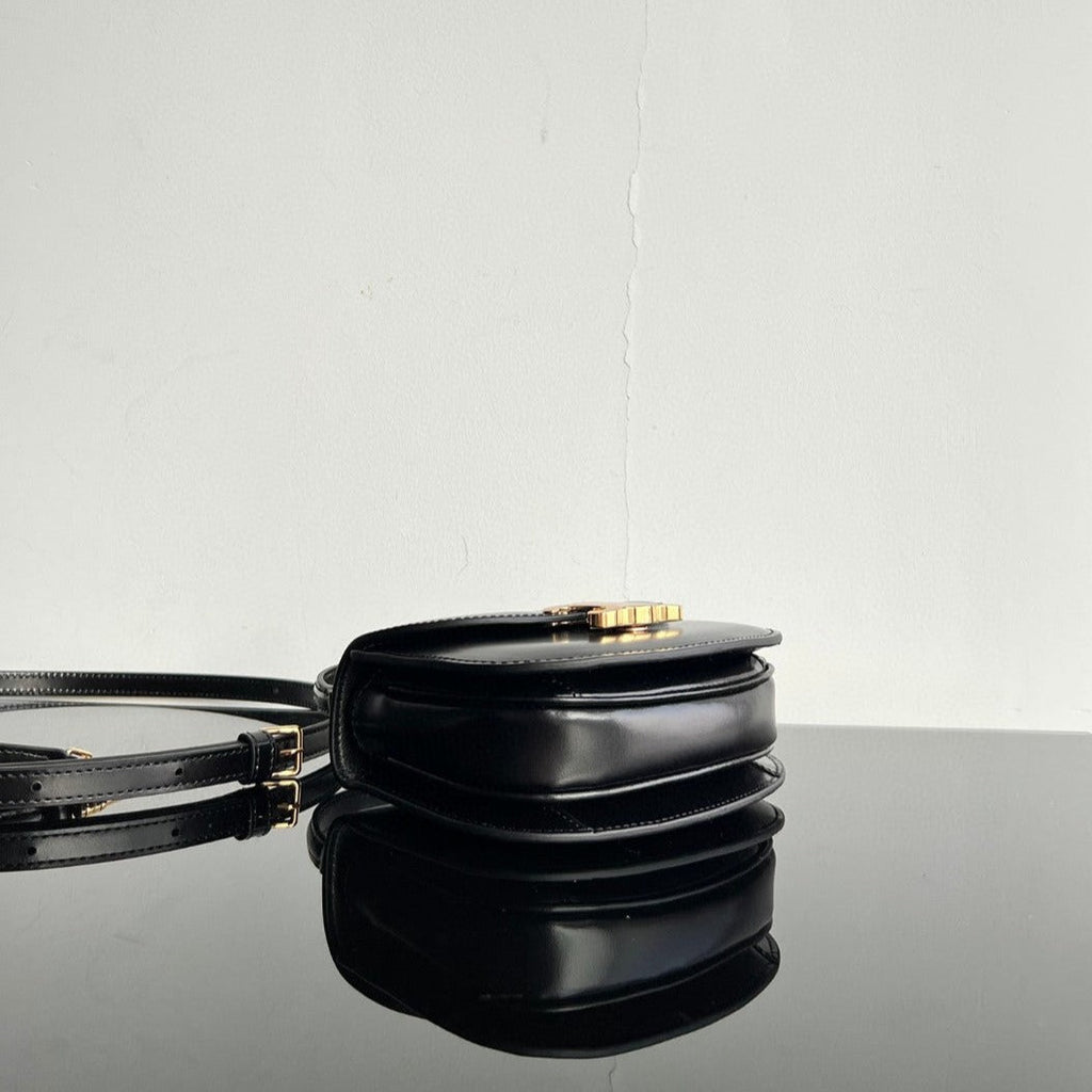 TRIOMPHE 15 BLACK CALFSKIN HANDBAG
