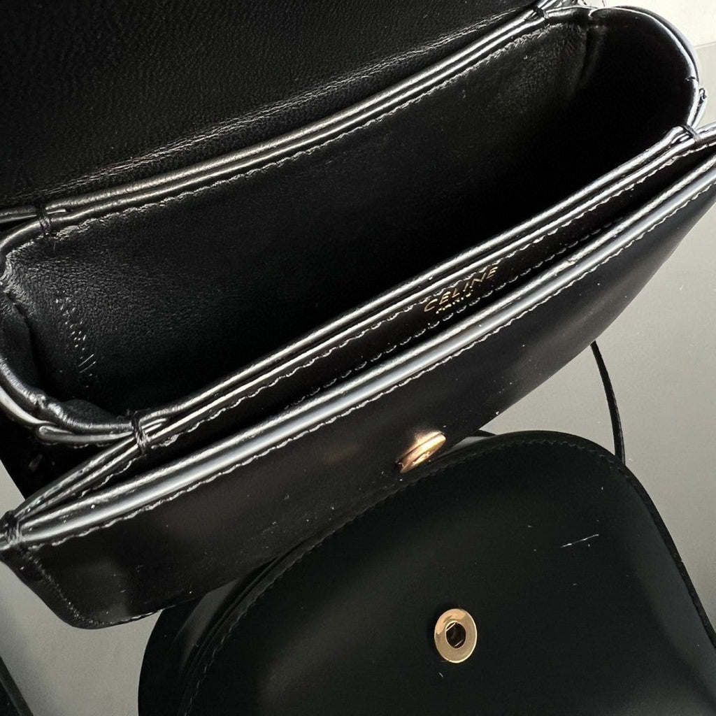 TRIOMPHE 15 BLACK CALFSKIN HANDBAG