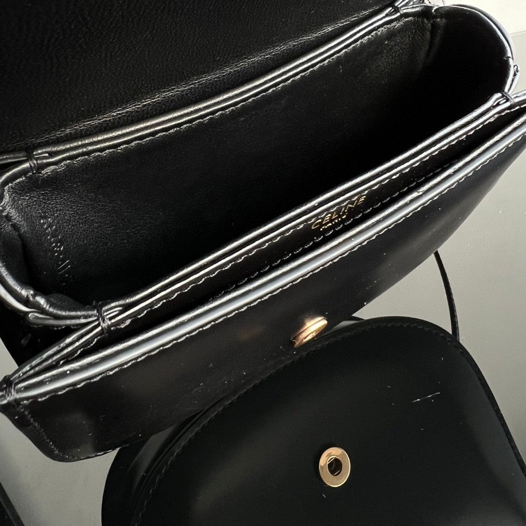 TRIOMPHE 15 BLACK CALFSKIN HANDBAG