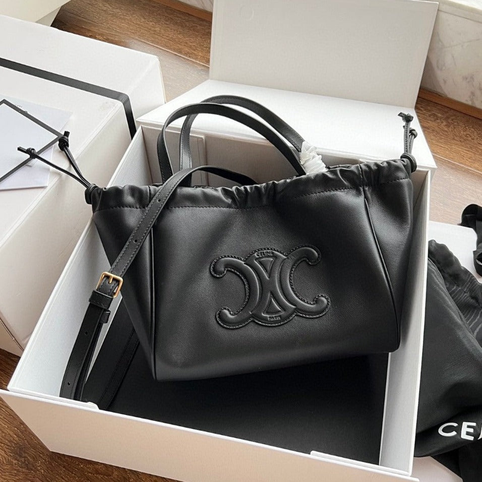 PETIT CABAS À CORDON CUIR TRIOMPHE 22 CUIR DE VEAU NOIR