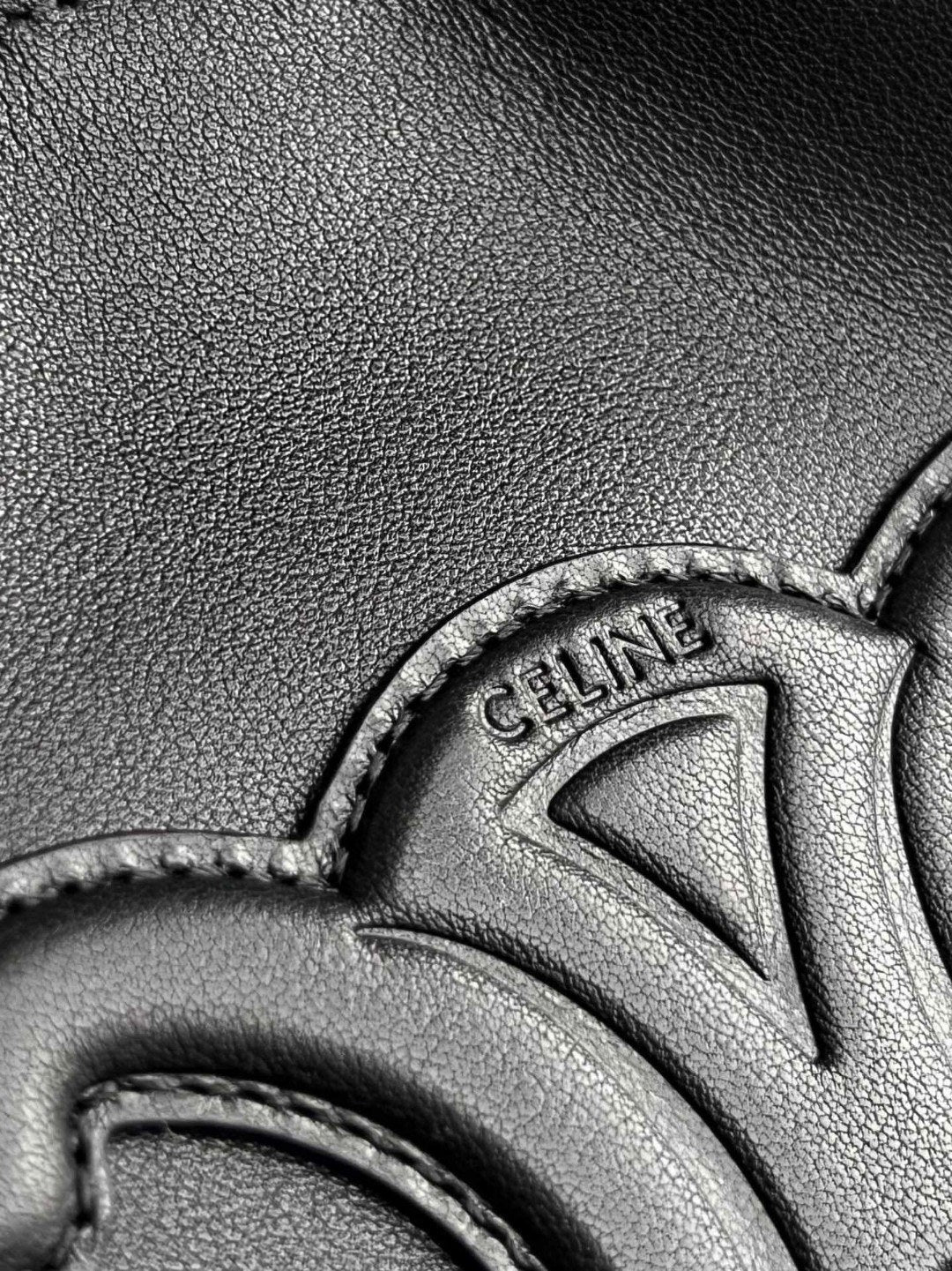 PETIT CABAS À CORDON CUIR TRIOMPHE 22 CUIR DE VEAU NOIR