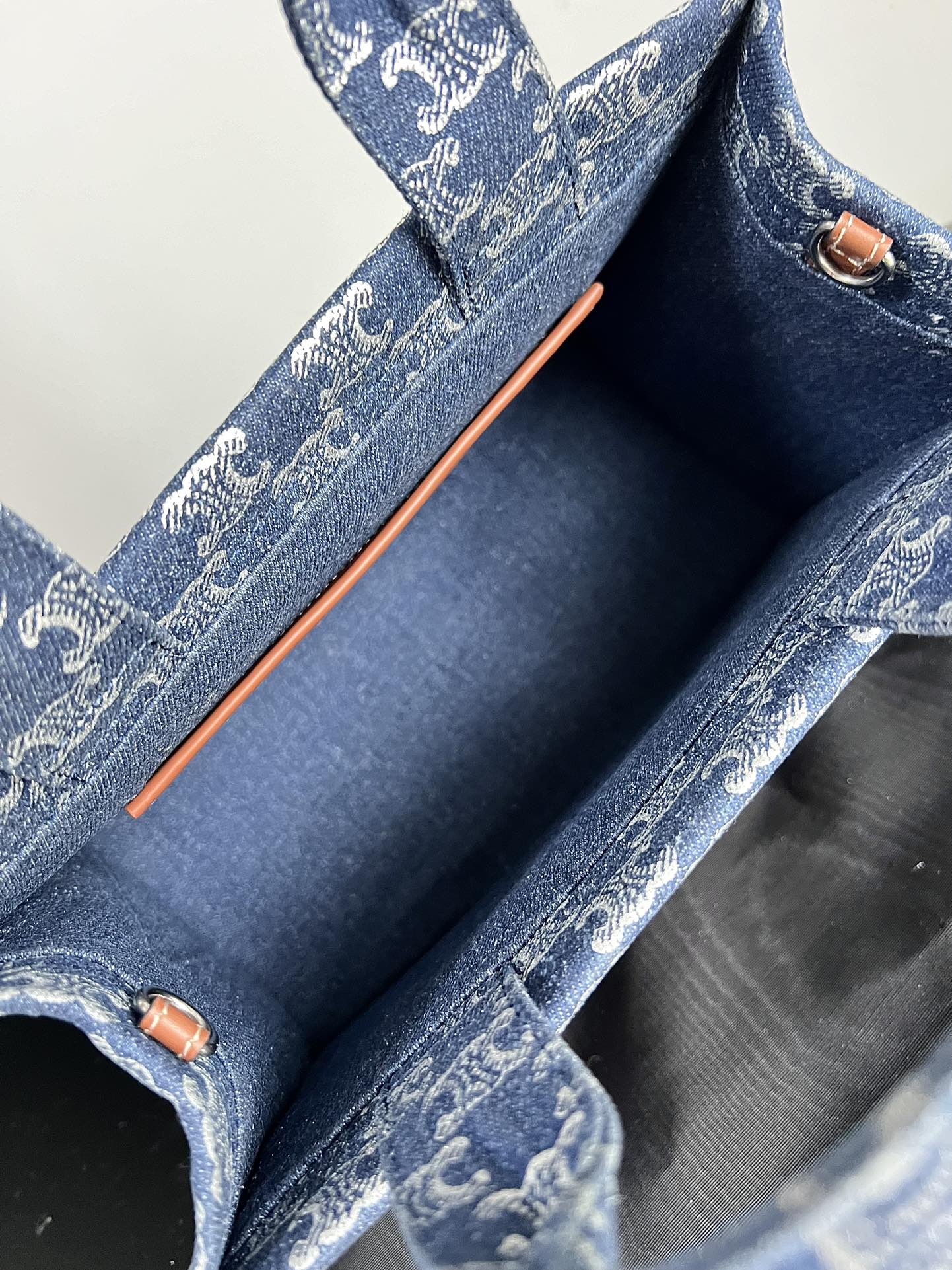 PETIT CABAS THAÏS 25,5 MONOGRAMME BLEU DENIM TRIOMPHE CUIR DE VEAU