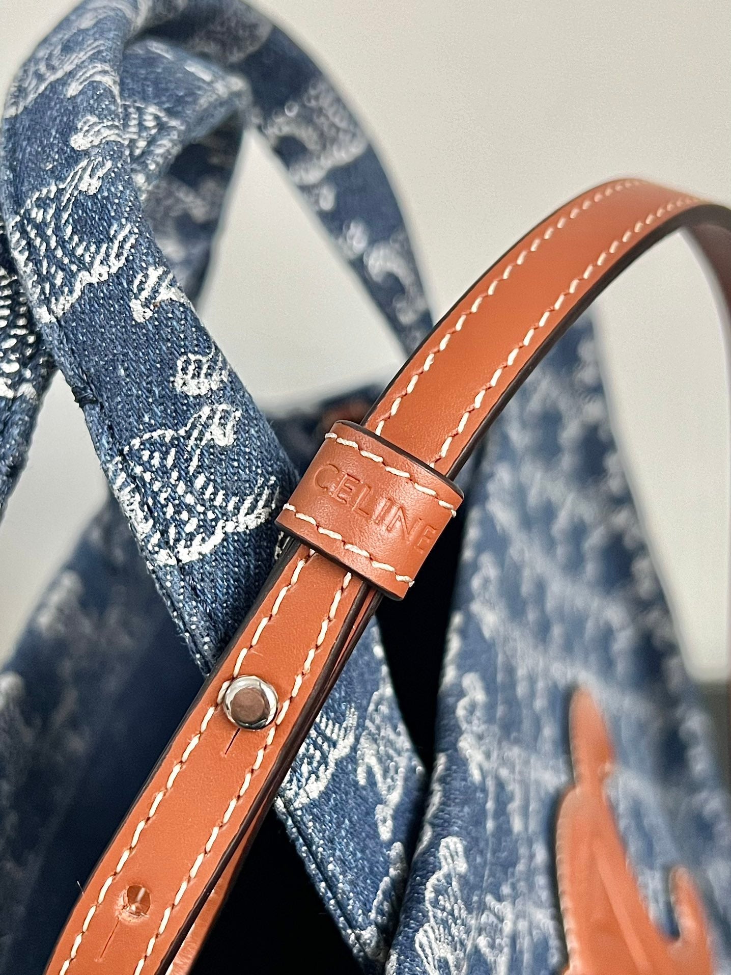 PETIT CABAS THAÏS 25,5 MONOGRAMME BLEU DENIM TRIOMPHE CUIR DE VEAU