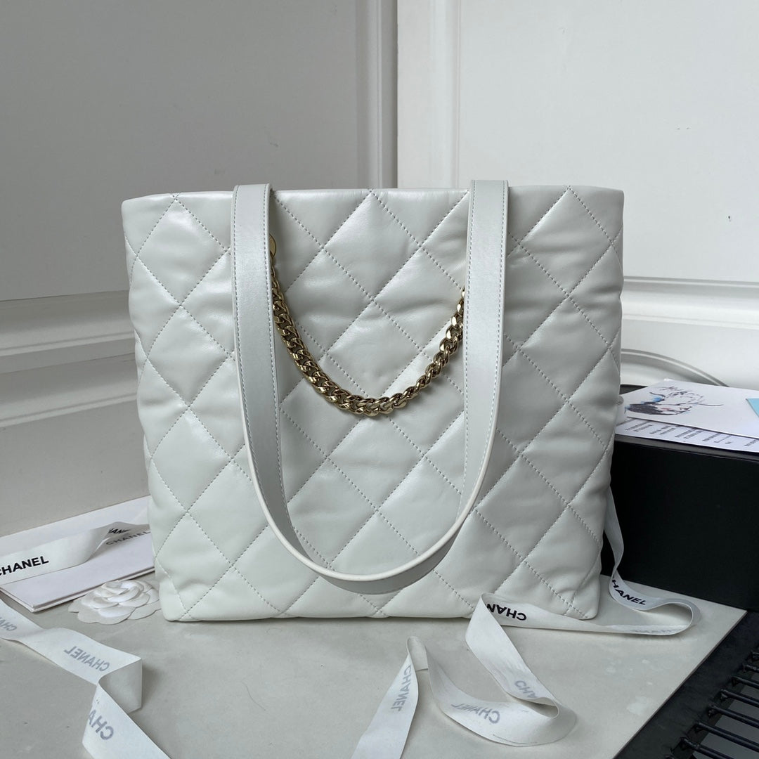 23P HOBO SHOPPING WHITE CALFSKIN GOLD HARDWARE