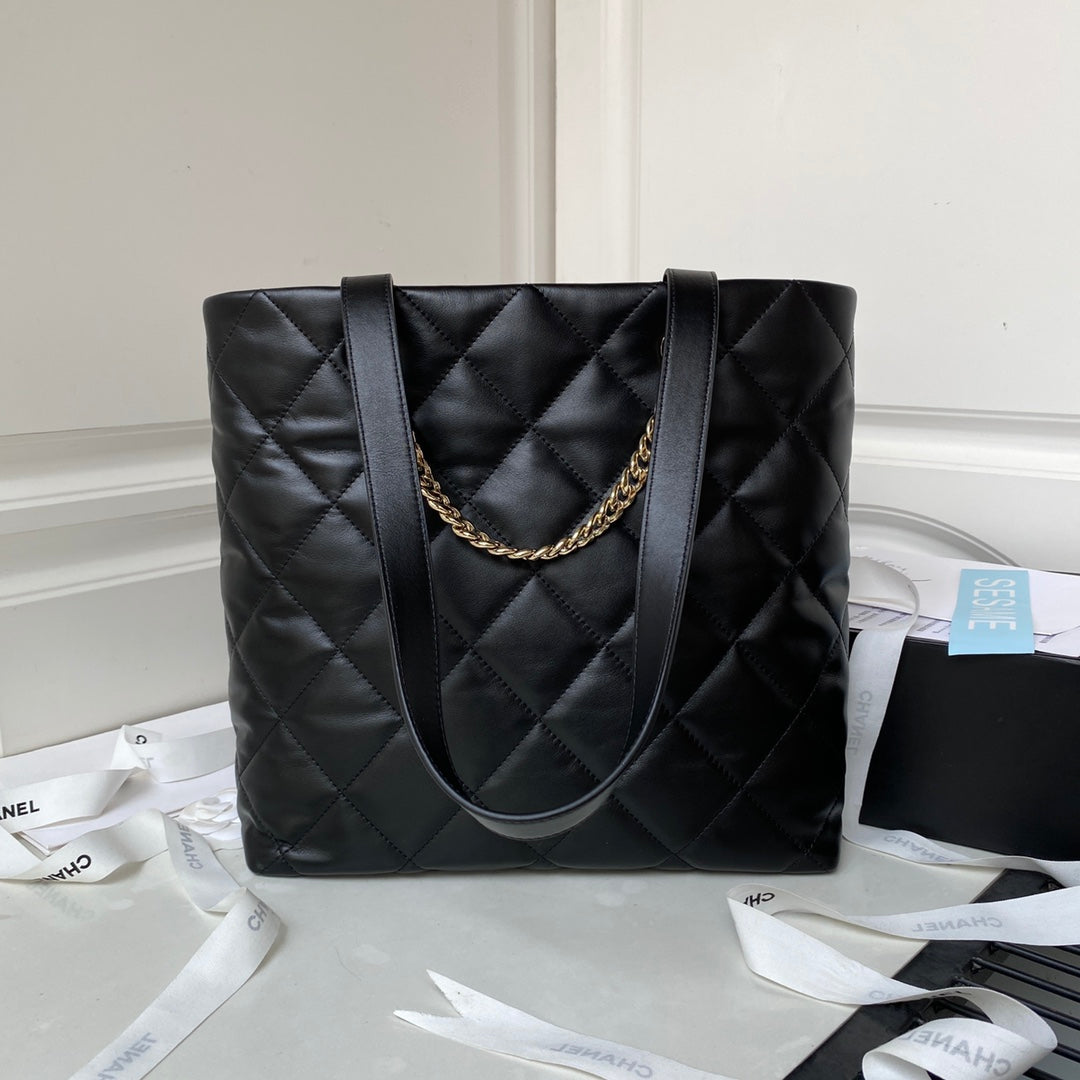 23P HOBO SHOPPING BLACK CALFSKIN GOLD HARDWARE