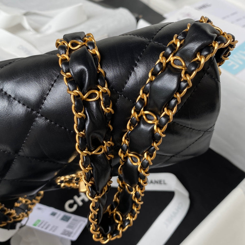 PETIT SAC À RABAT 20 EN CUIR D'AGNEAU NOIR QUINCAILLERIE DORÉ