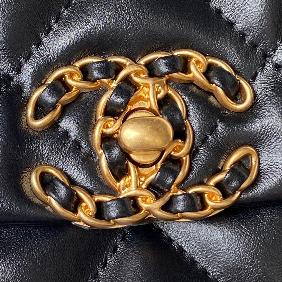 CC 23K 13,5CM CUIR DE VEAU NOIR QUINCAILLERIE OR 
