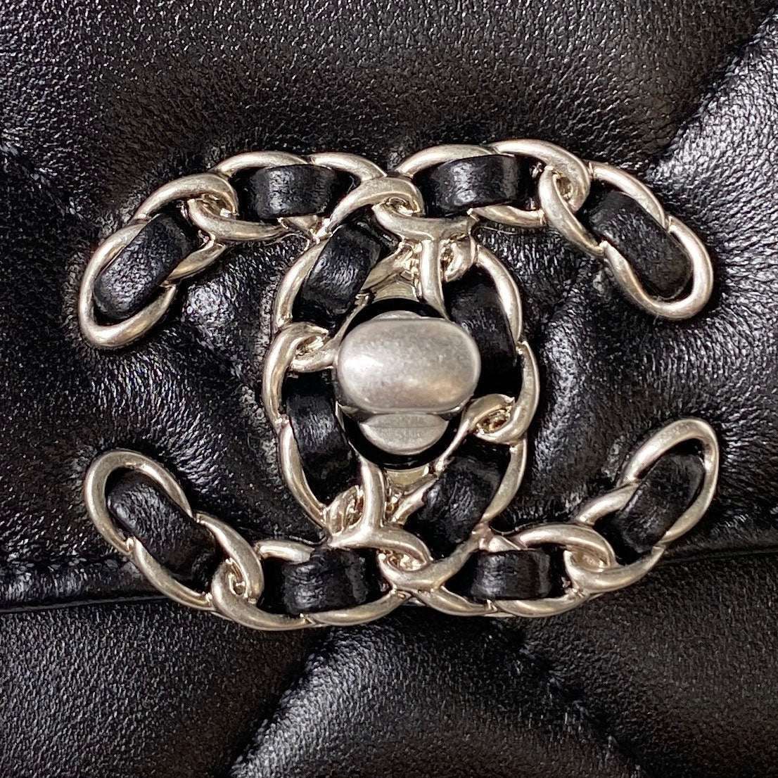 19 WOC 19CM CUIR D'AGNEAU NOIR QUINCAILLERIE ARGENTÉE