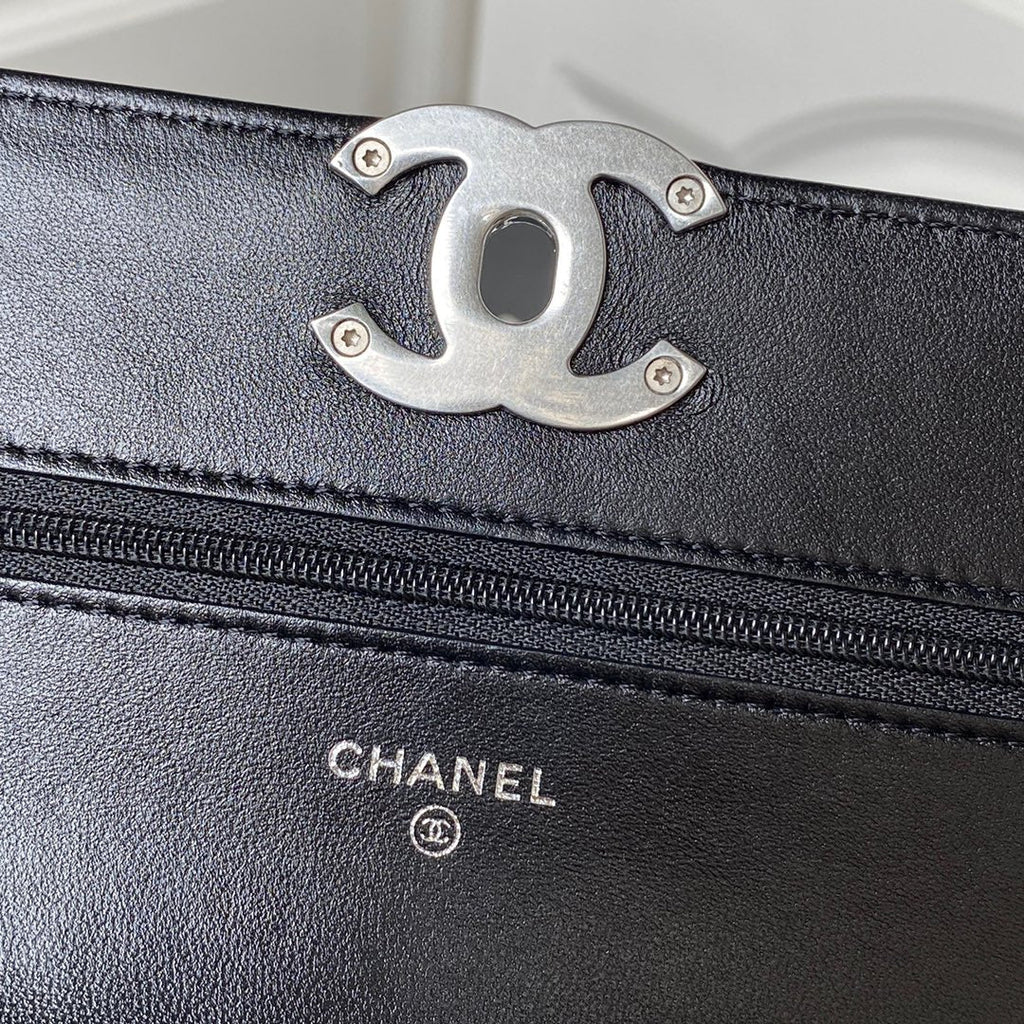 19 WOC 19CM CUIR D'AGNEAU NOIR QUINCAILLERIE ARGENTÉE