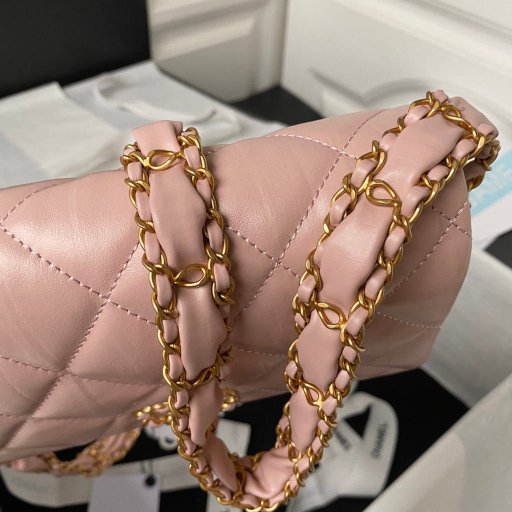 PETIT SAC À RABAT 20 EN CUIR D'AGNEAU ROSE PÊCHE QUINCAILLERIE DORÉ
