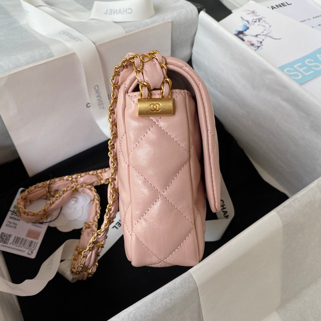 PETIT SAC À RABAT 20 EN CUIR D'AGNEAU ROSE PÊCHE QUINCAILLERIE DORÉ