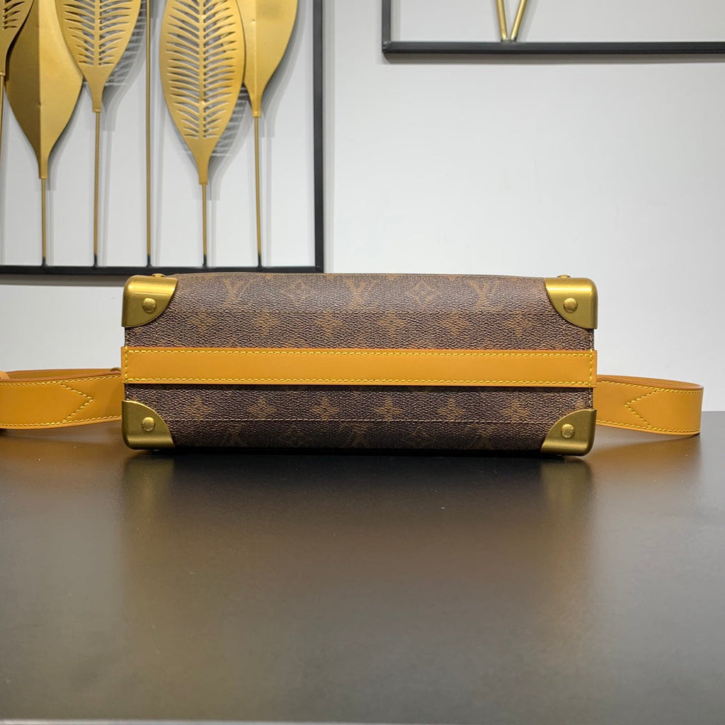 SOUL TRUNK EAST WEST 29 EN TOILE MARRON MONOGRAMME DUST QUINCAILLERIE DORÉ