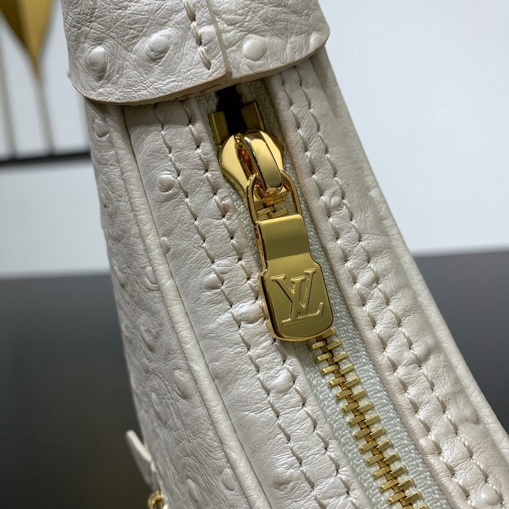LOOP 23 EN CUIR D'AUTRUCHE BLANC PERLÉ QUINCAILLERIE DORÉ