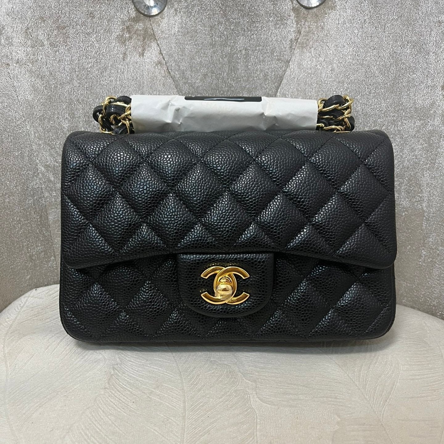 FLAP BAG MINI 20CM BLACK GRAINED CALFSKIN GOLD HARDWARE