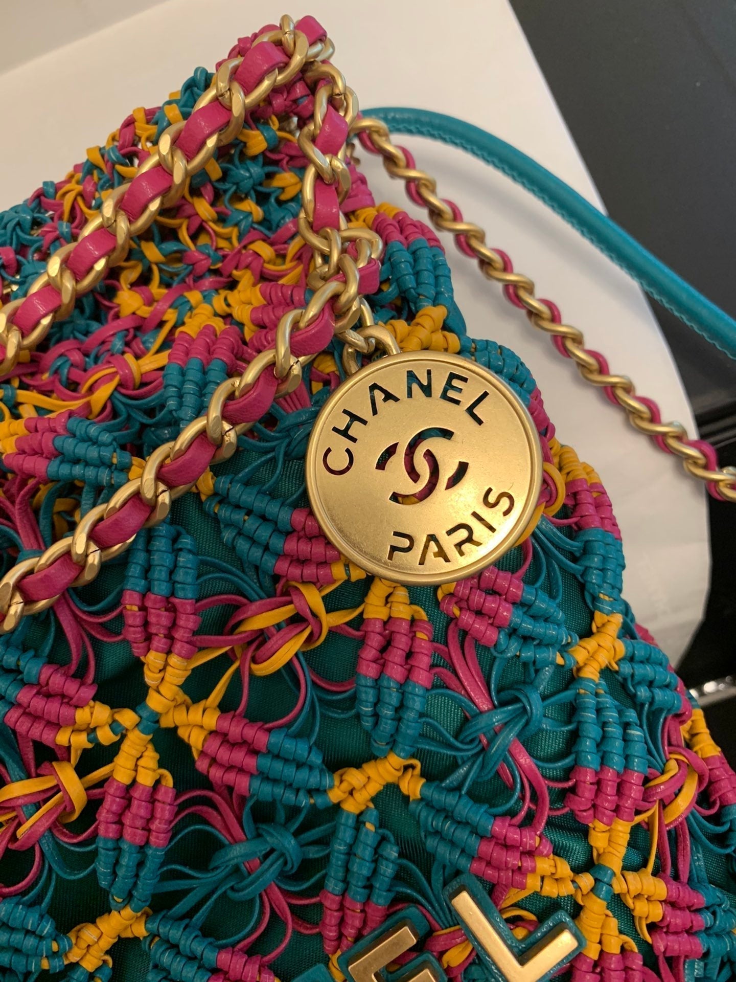 CC 22 HOBO 23CM MULTICOLOR MACRAME CALFSKIN GOLD HARDWARE