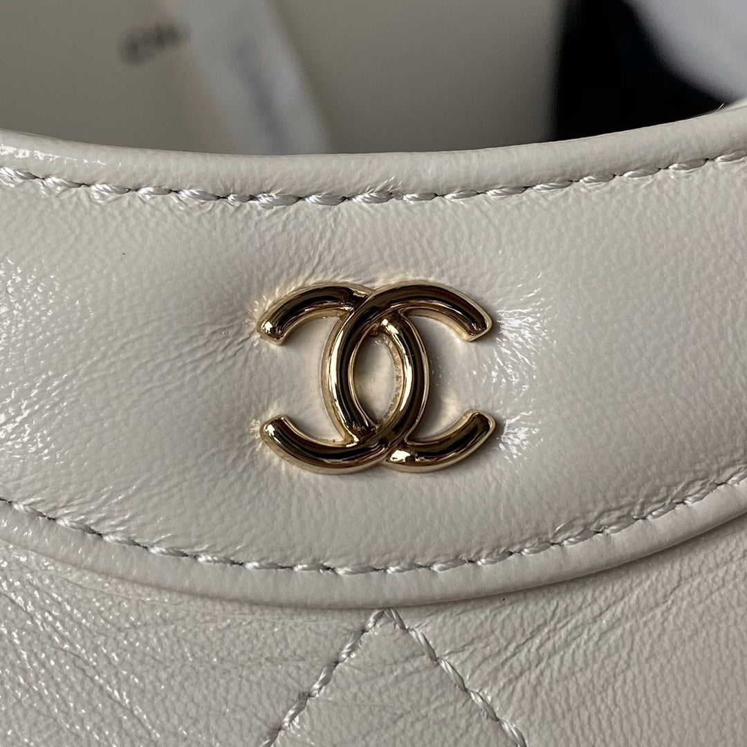 CC 24S31 NANO SHOPPING BAG 17.5CM CREAM LAMBSKIN GOLD HARDWARE