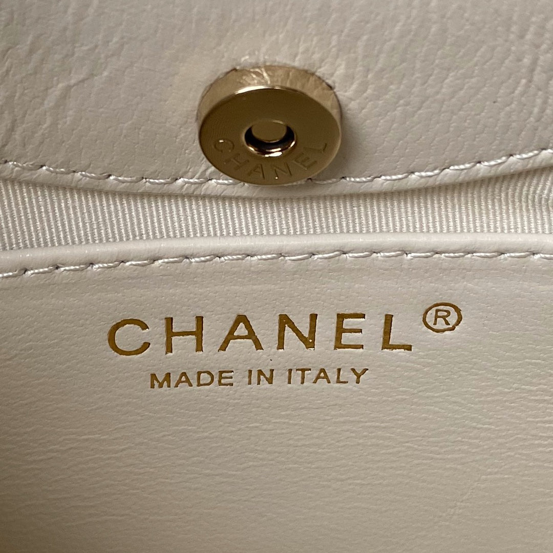 CC 24S31 NANO SHOPPING BAG 17.5CM CREAM LAMBSKIN GOLD HARDWARE