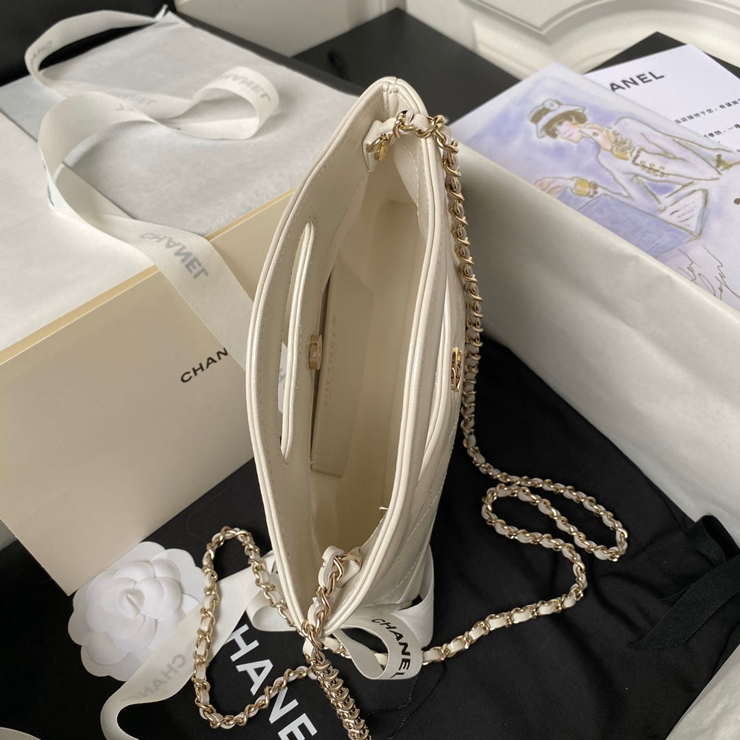 CC 24S31 NANO SHOPPING BAG 17.5CM CREAM LAMBSKIN GOLD HARDWARE