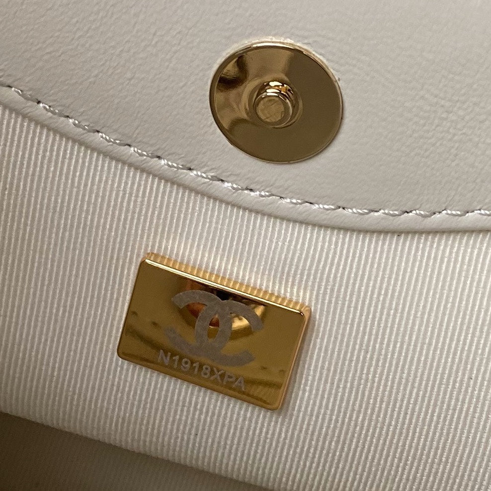 CC 24S31 NANO SHOPPING BAG 17.5CM CREAM LAMBSKIN GOLD HARDWARE