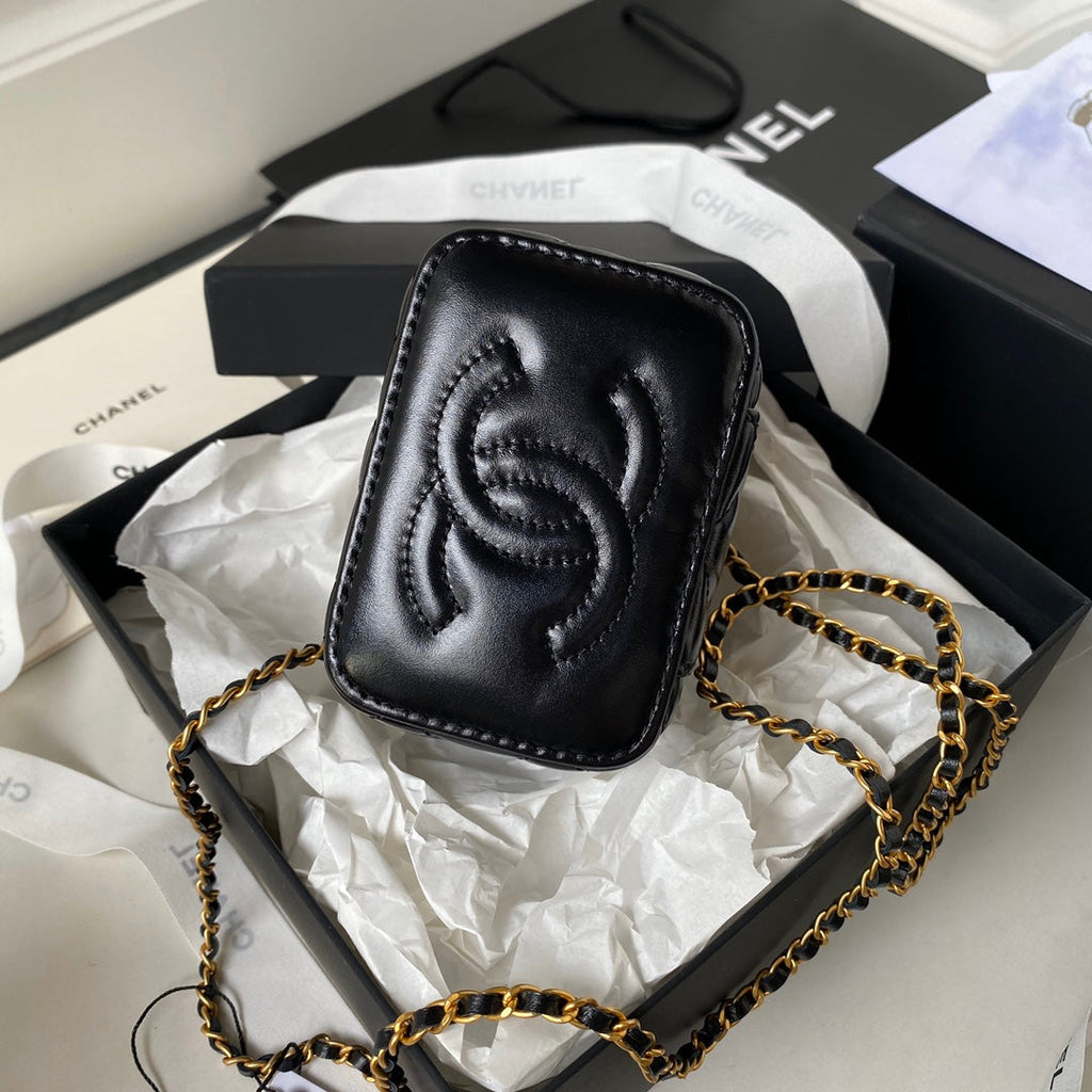 TROUSSE DE VANITY CC 11 EN CUIR D'AGNEAU NOIR ET QUINCAILLERIE DORÉ