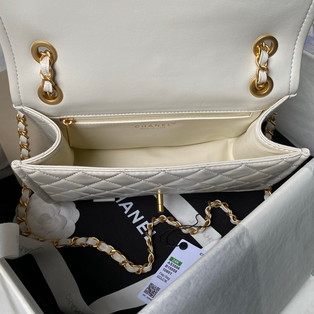 SAC À RABAT MOYEN 24S 25 CM EN CUIR DE VEAU CRÈME QUINCAILLERIE DORÉ