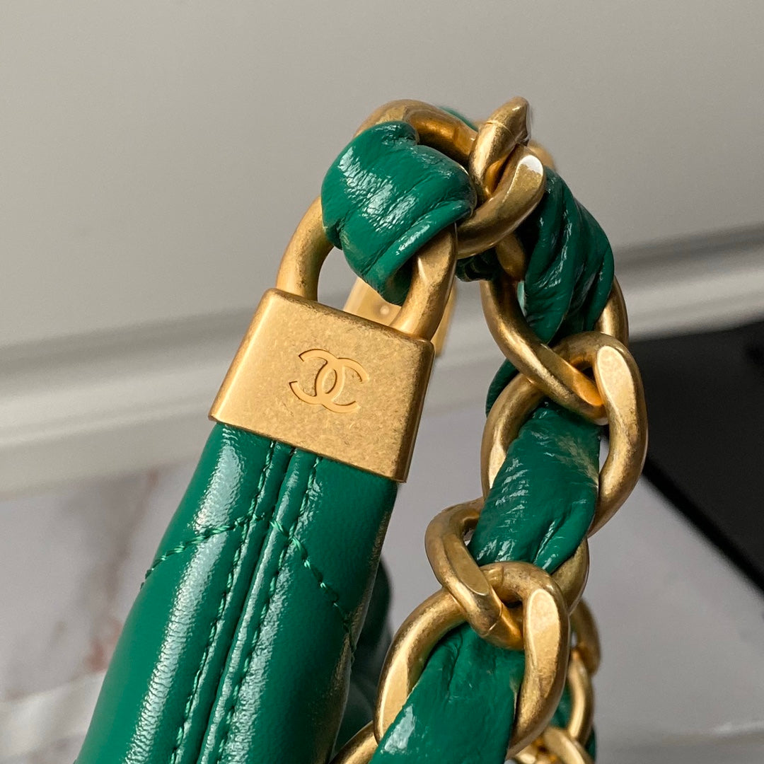 SAC HOBO 24A 23 CM EN CUIR DE VEAU VERT QUINCAILLERIE DORÉ