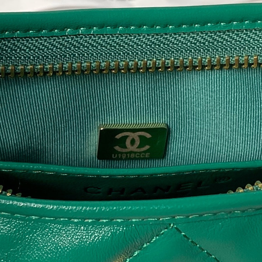 24A HOBO BAG 23CM GREEN CALFSKIN GOLD HARDWARE