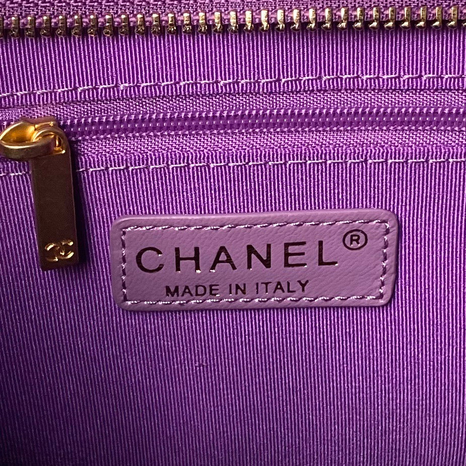 SAC HOBO 24A 38 CM EN CUIR DE VEAU VIOLET QUINCAILLERIE DORÉ