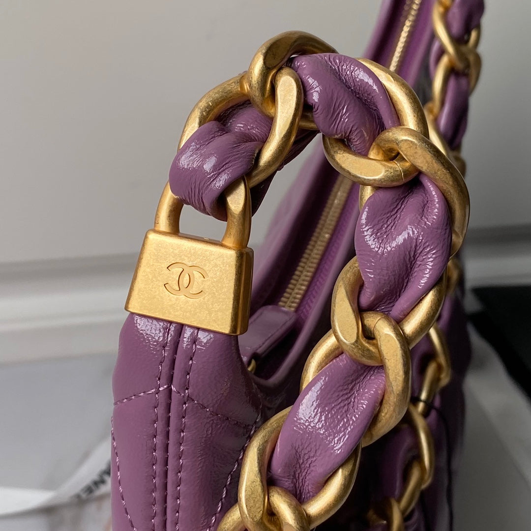 SAC HOBO 24A 38 CM EN CUIR DE VEAU VIOLET QUINCAILLERIE DORÉ