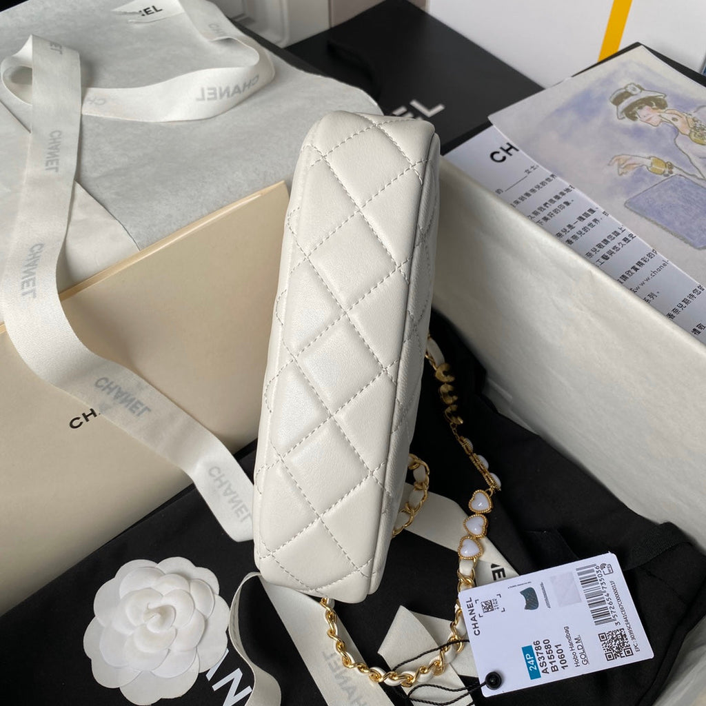 24P CC HOBO BAG 20CM WHITE LAMBSKIN GOLD HARDWARE