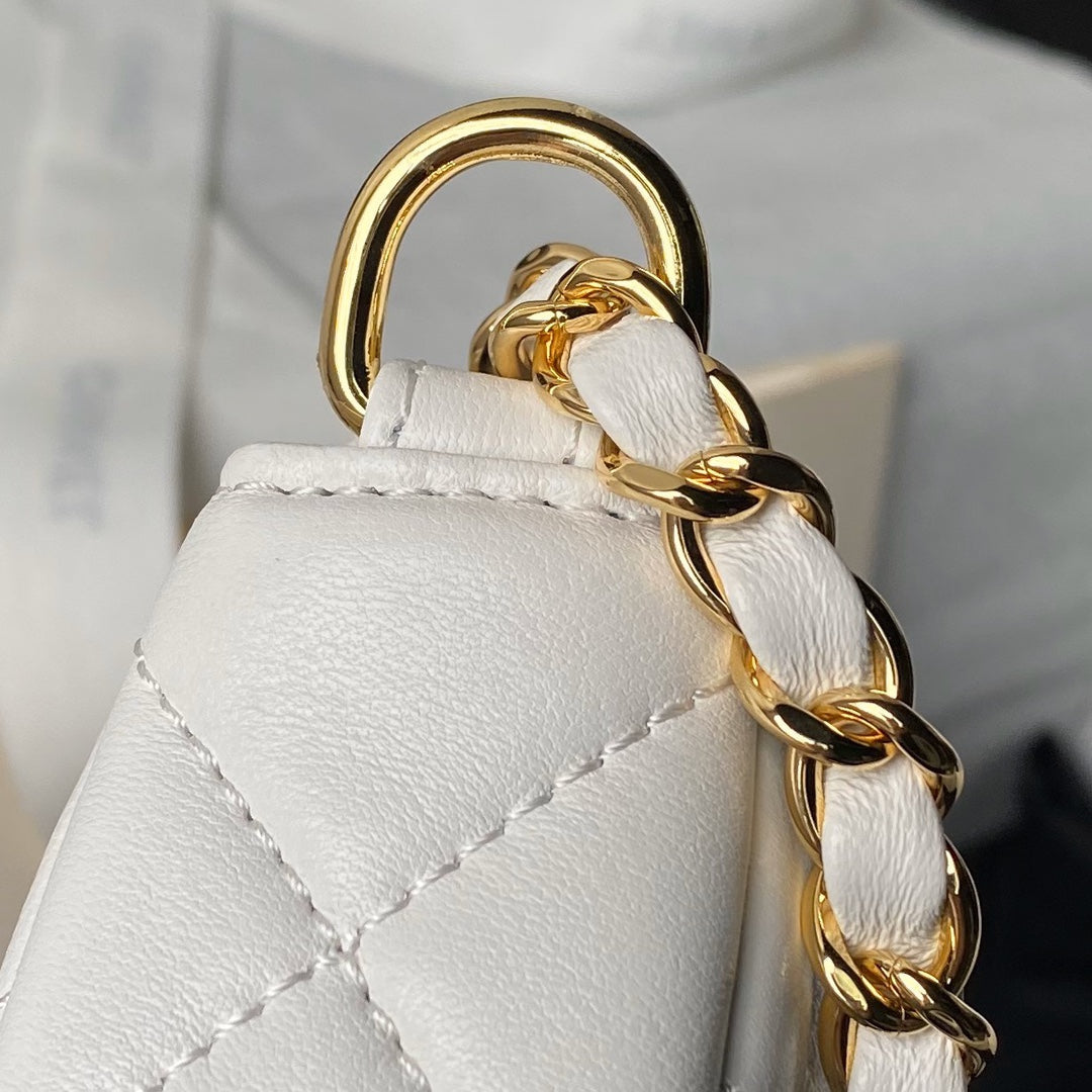 SAC HOBO 24P CC 20CM EN CUIR D'AGNEAU BLANC ET QUINCAILLERIE DORÉ